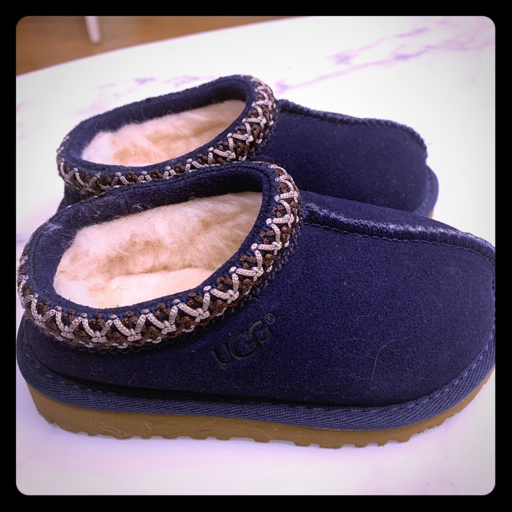 BRAND NEW Ugg kids Tasman II